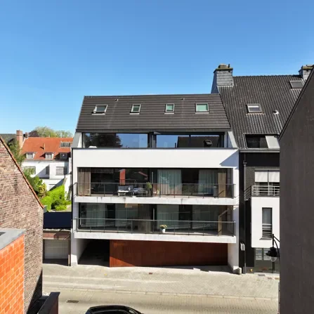 voorkant van het gebouw 